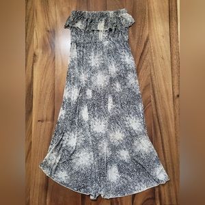 EUC Lapis sunburst circle gray and white print ruffle maxi dress